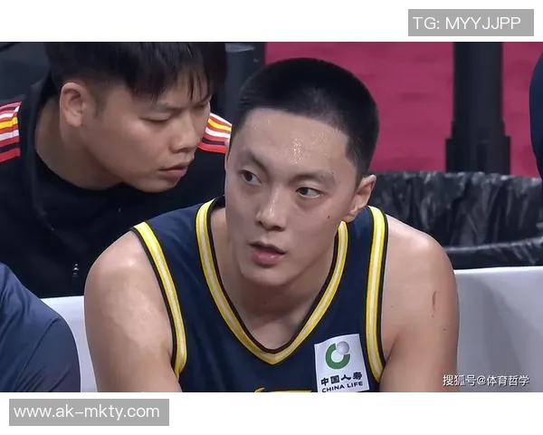 胡明轩:从青涩球员到篮球巨星的成长之路与奋斗故事 胡明轩:从青涩球员到篮球巨星的成长之路与奋斗故事